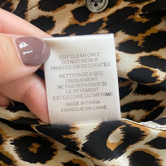 Equipment Leopard Print Silk Button Down Size M - Picture 7 of 7